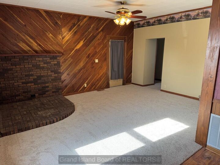 Property Photo:  411 East St  NE 68883 