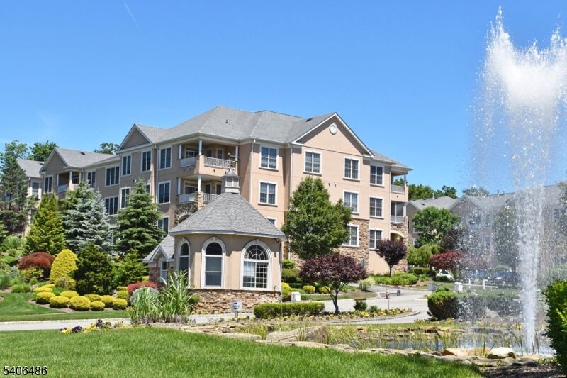 Property Photo:  3211 Cleveland Ln 211  NJ 07866 