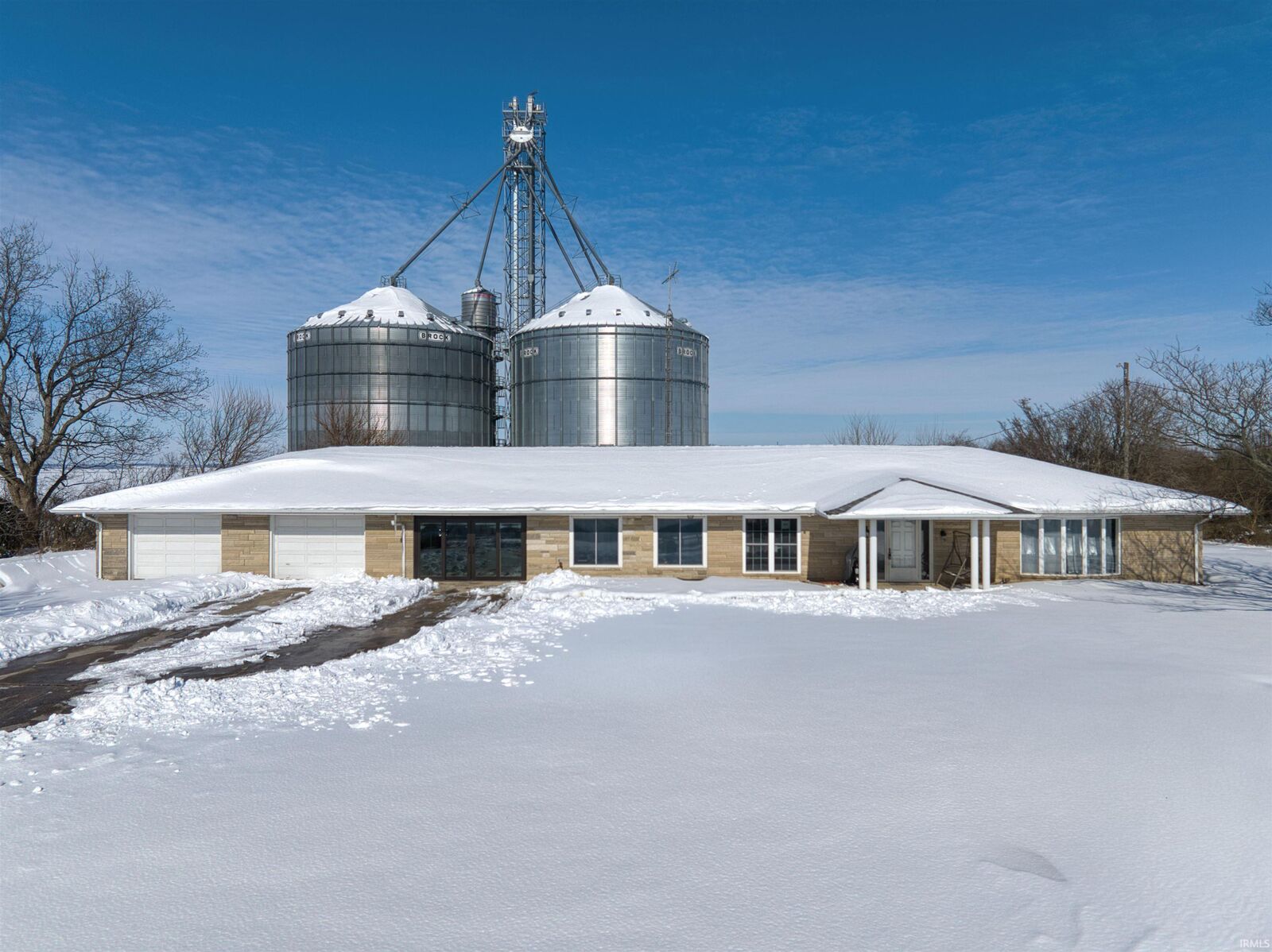 Property Photo: 986 W SR 168 Road IN 47648