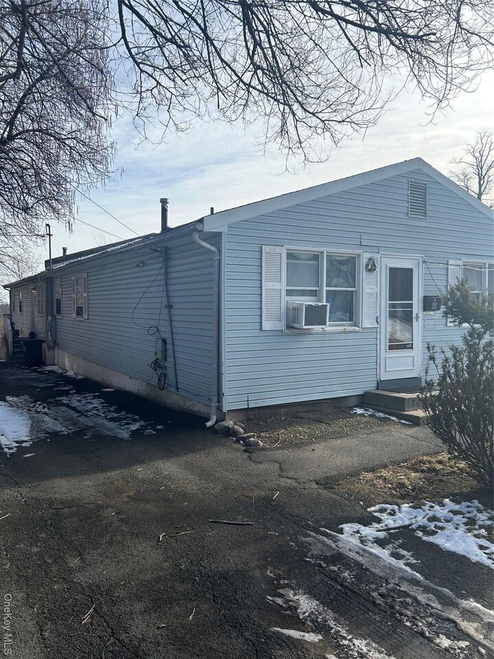 Property Photo:  22 Rose Avenue  NY 10977 