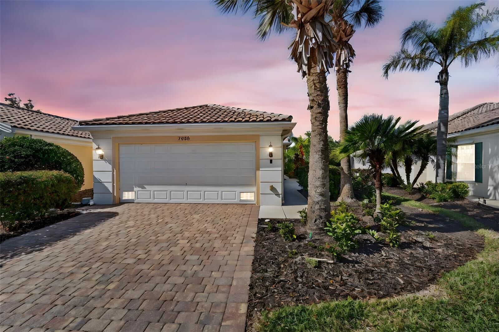 Property Photo: 7526 Quinto Drive FL 34238