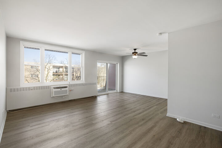 Property Photo:  8712 Skokie Boulevard 3L  IL 60076 