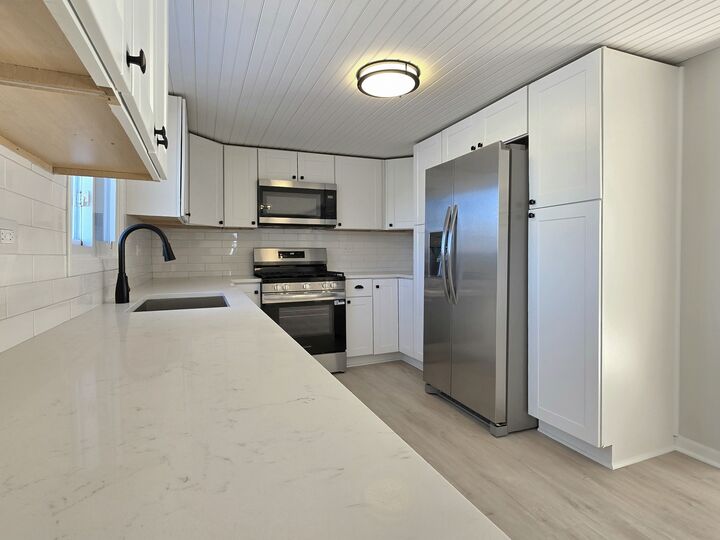 Property Photo:  946 W Arlington Lane  IL 60417 