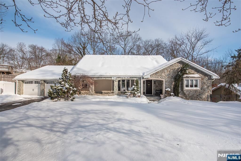 Property Photo:  69 Buena Vista Drive  NJ 07456 