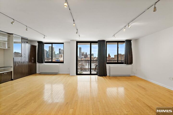 Property Photo:  700 Grove Street 9M  NJ 07310 