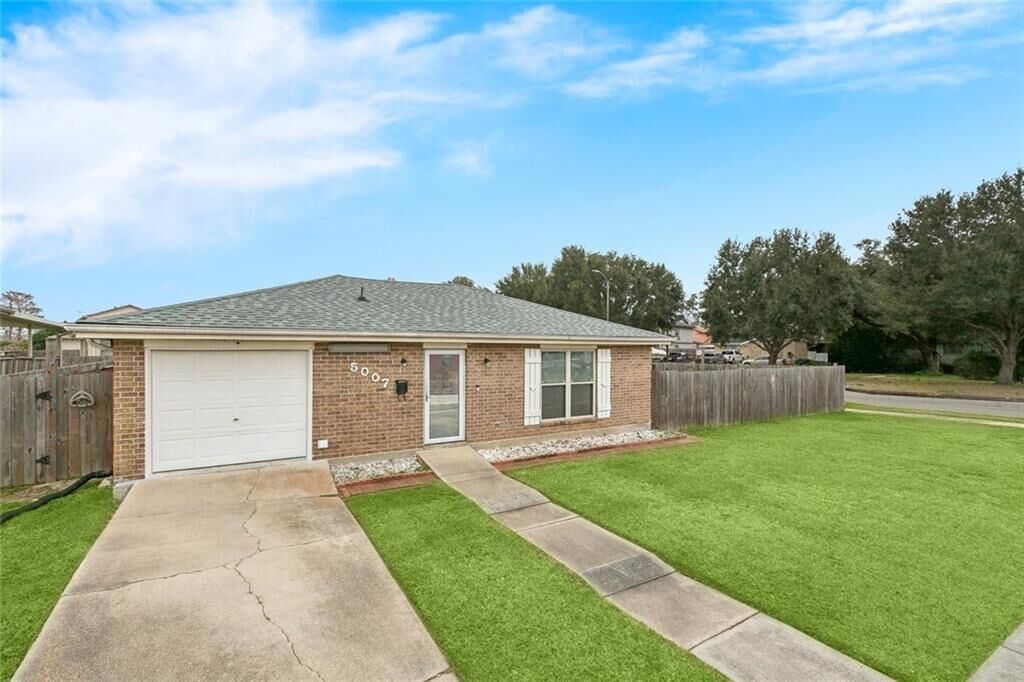 Property Photo:  5007 Toulon Street  LA 70129 