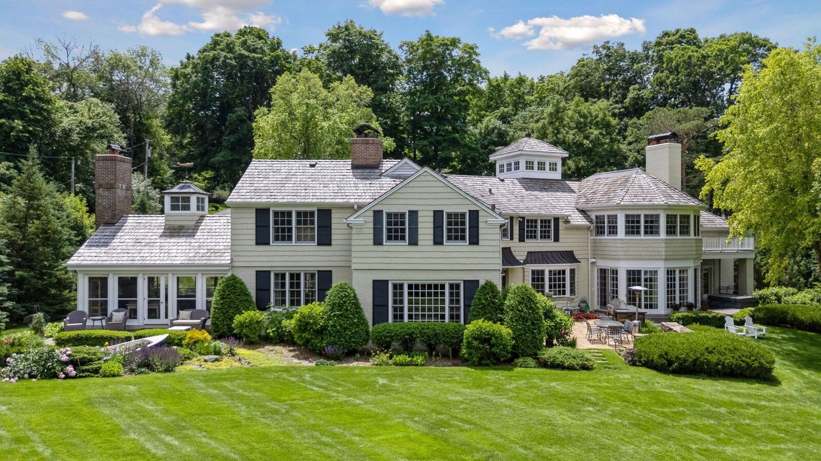 Property Photo:  2670 Woolsey Lane  MN 55391 