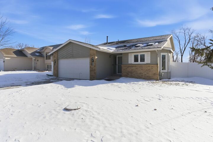 Property Photo: 2517 Crestmount Lane MN 55306