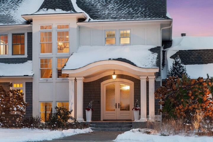 Property Photo: 3758 Woodland Cove Parkway MN 55331