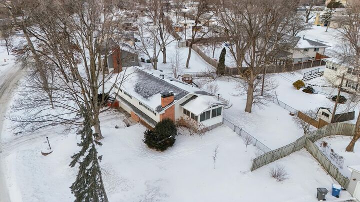 Property Photo:  2120 Aquila Avenue N  MN 55427 