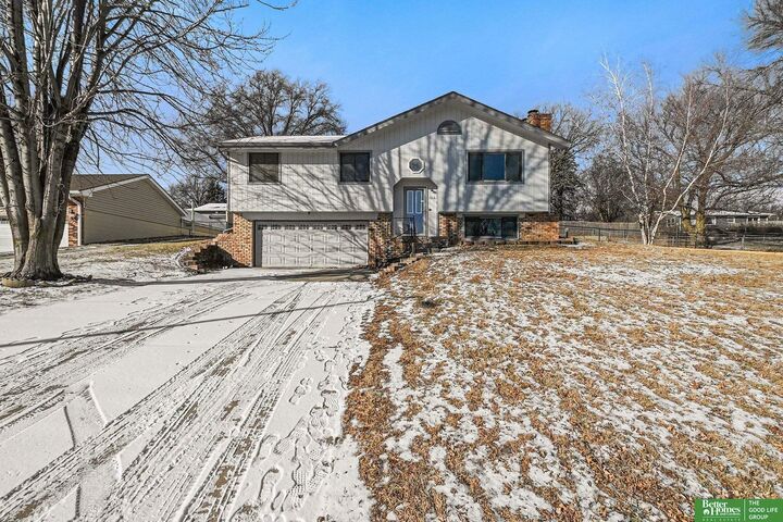 Property Photo: 7016 N 51 Street NE 68152-9999