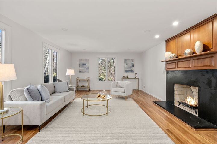 Property Photo: 183 Kings Grant Rd MA 02493