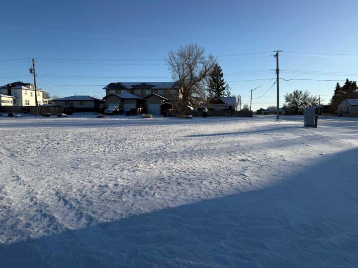 Property Photo: 109 7 Avenue E AB T0K 0G0