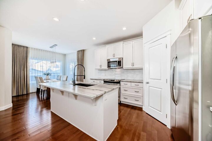 Property Photo:  105 Elgin Meadows Circle SE  AB T2Z 0R9 