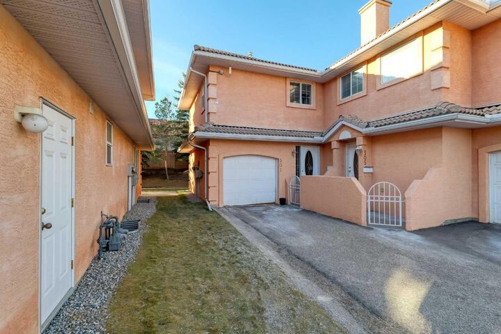 501 Coral Cove NE — photo 1