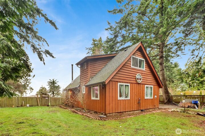 Property Photo:  2873  Haxton Way  WA 98226 