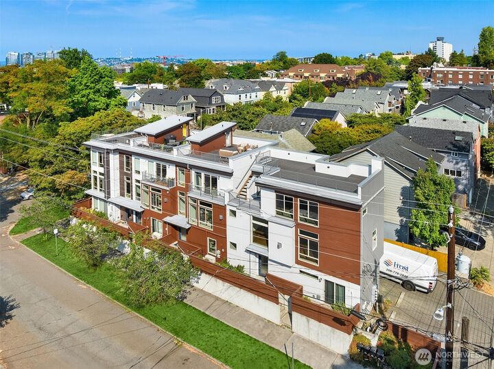 Property Photo:  1704 E Marion Street  WA 98122 