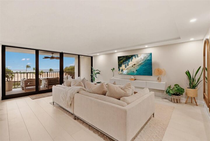 Property Photo:  1905 N Ocean Boulevard 3D  FL 33305 