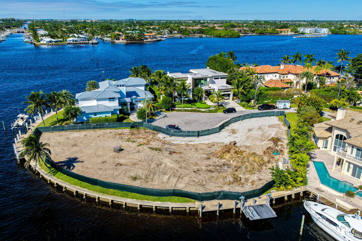 Property Photo:  92 Island Drive S  FL 33435 