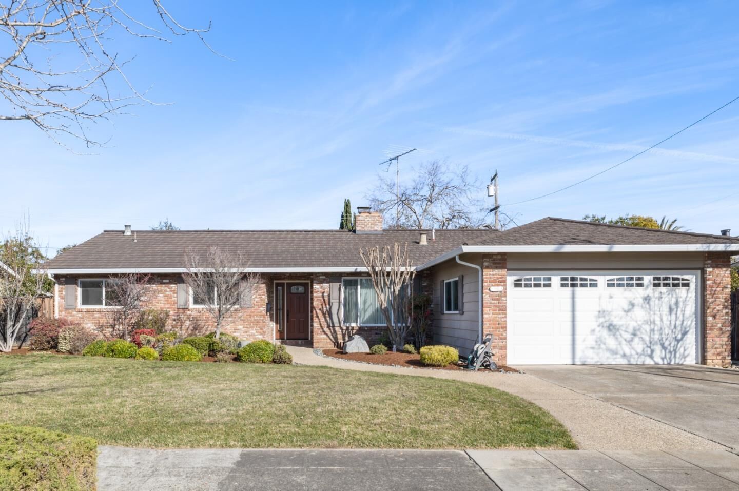 Property Photo:  961 Harney Way  CA 94087 