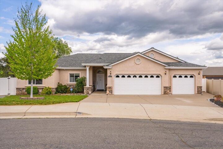 Property Photo:  2733 Smith Avenue  CA 96019 