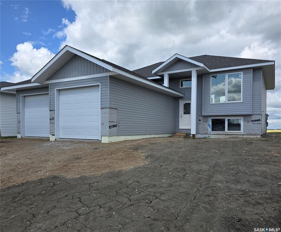 Property Photo: 713 Doghide Drive SK S0E 1T0