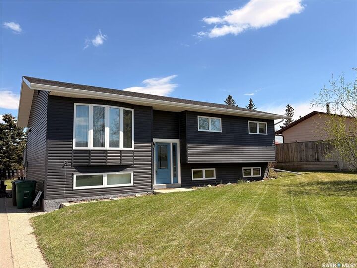 Property Photo:  405 3rd Avenue W  SK S0K 0M0 