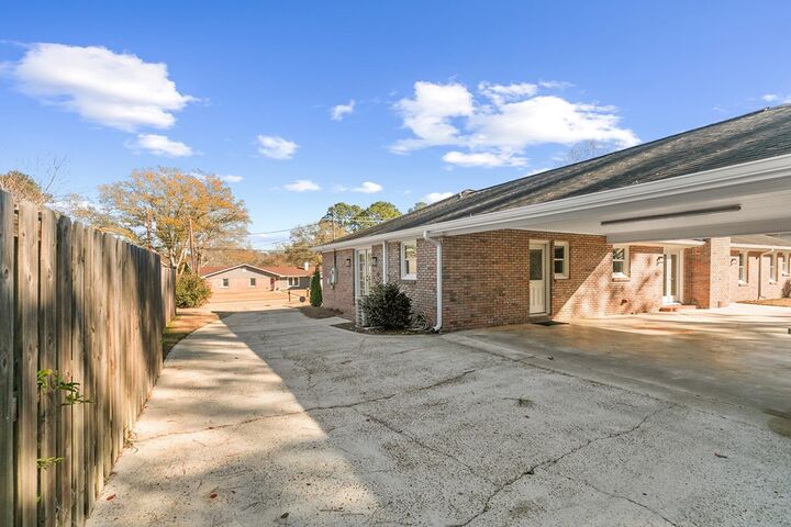 Property Photo: 1107 Deerpath Rd AL 36303