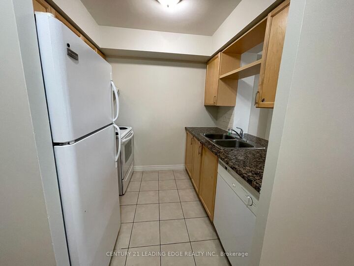 Property Photo:  70 Town Centre Court 2905  ON M1P 0B2 