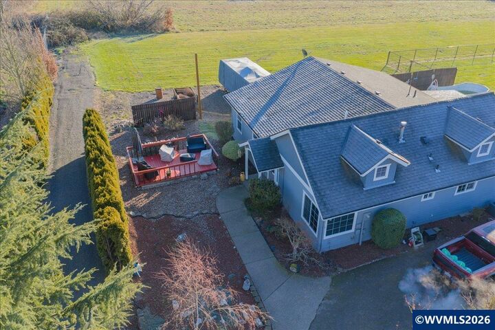 Property Photo: 1005 Foxglove Ln OR 97362