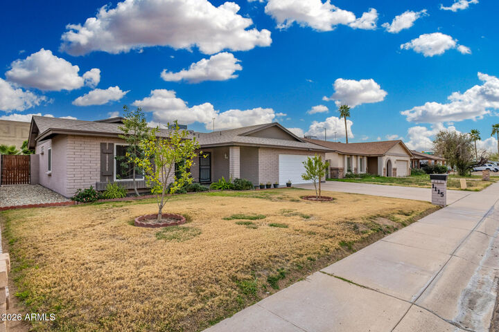 Property Photo:  1115 W Santa Cruz Drive  AZ 85282 
