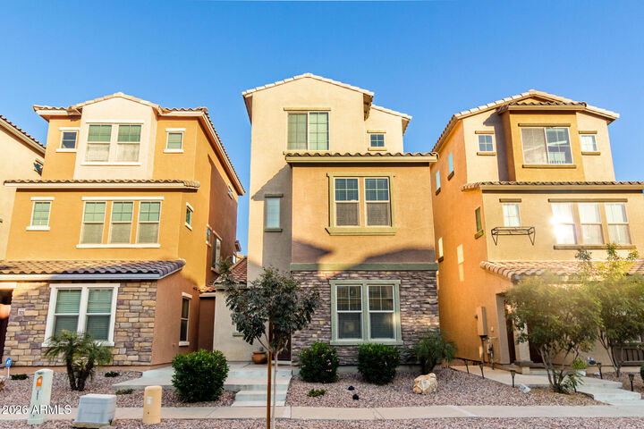 Property Photo:  2031 N 77th Lane  AZ 85035 