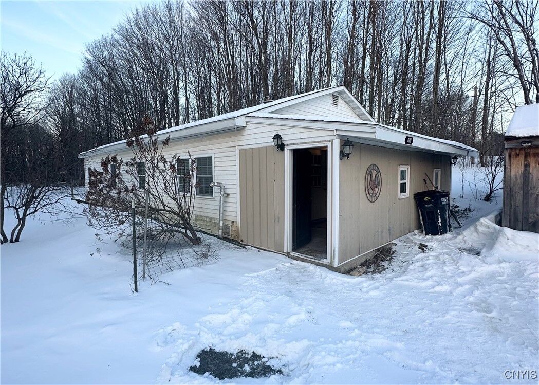 Property Photo: 680 County Route 3 NY 13069