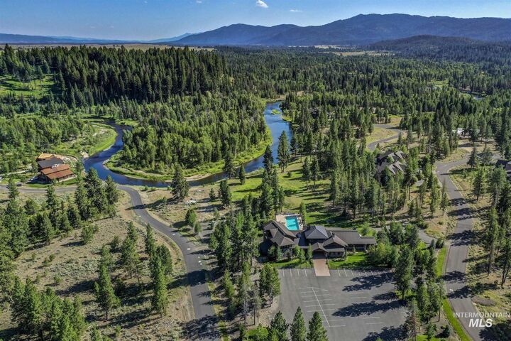 Property Photo:  48 Fawnlilly Dr.  ID 83638 