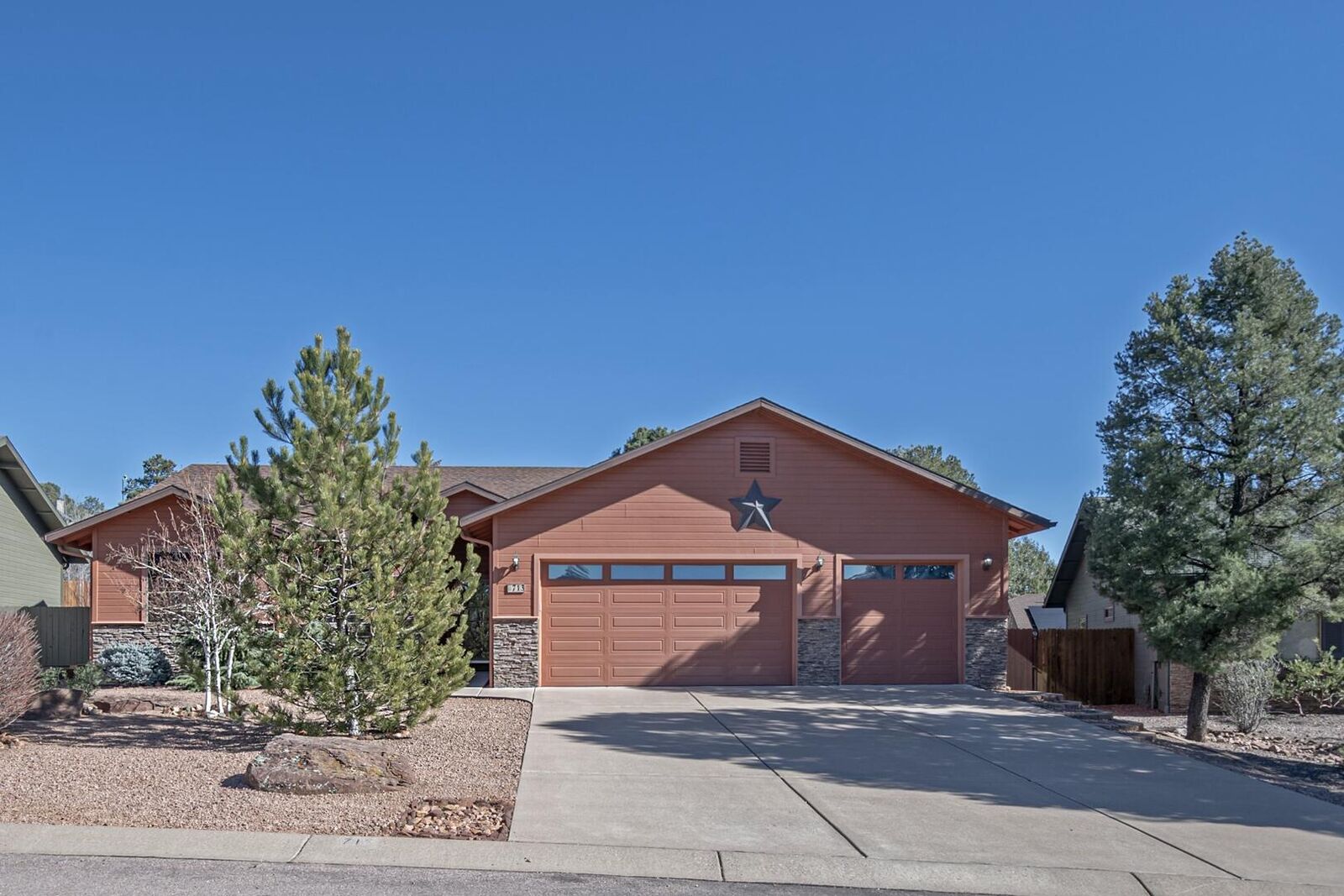 Property Photo:  713 N Fox Hill Circle  AZ 85541 