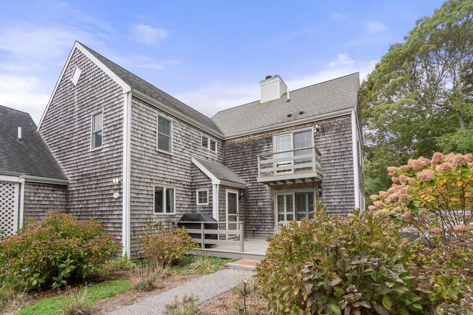 Property Photo:  28 Chilmark Drive Unit 28  MA 02536 