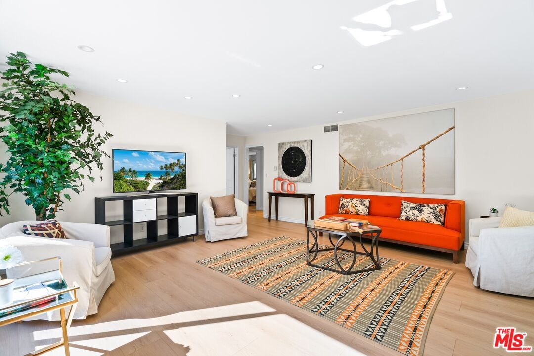 Property Photo: 1336 Princeton St CA 90404