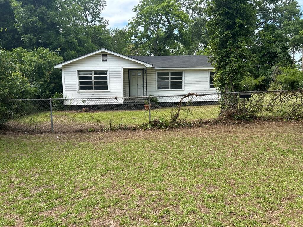 Property Photo:  710 W 17th Ave  GA 31015 