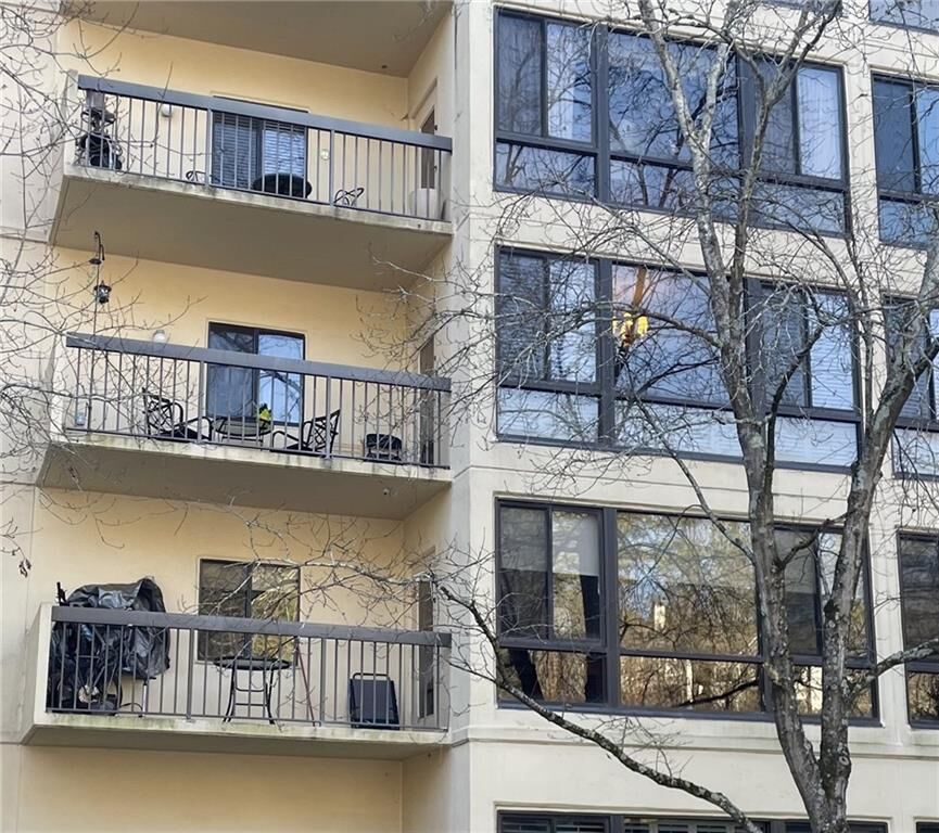 Property Photo:  1800 Clairmont Lake 223  GA 30033 