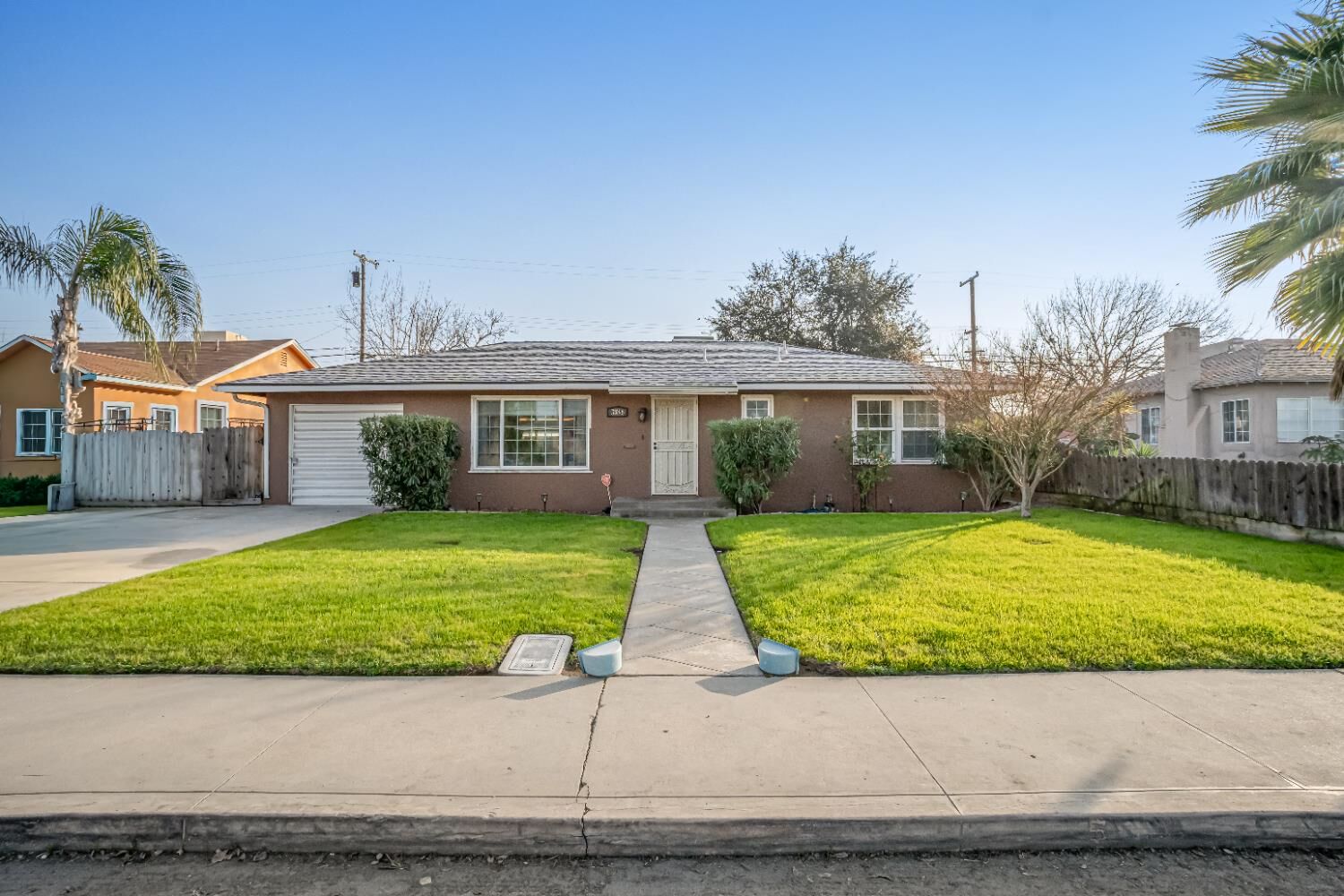 Property Photo: 3846 Maywood Drive S CA 93703