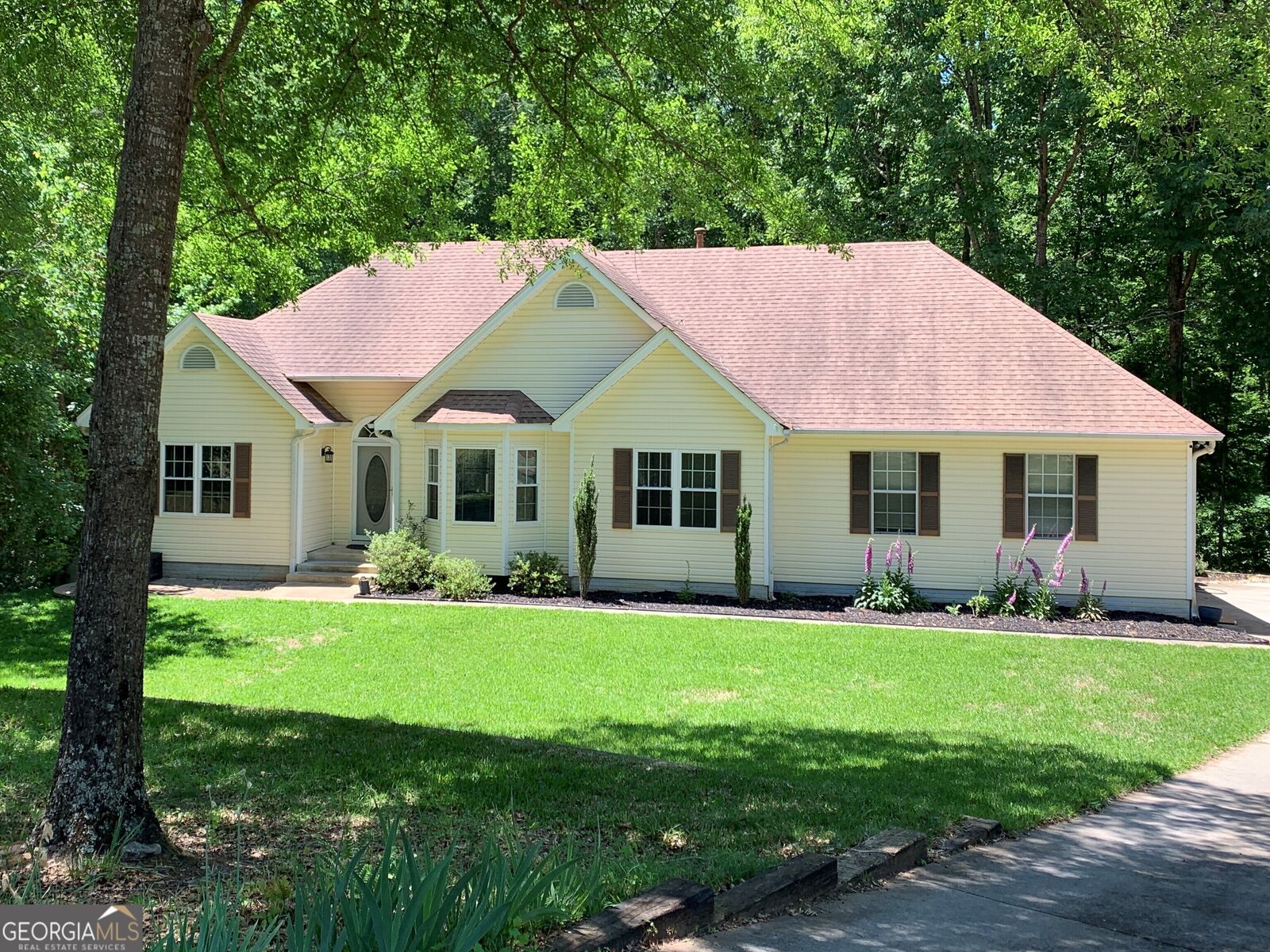 Property Photo:  70 Wilkes Court  GA 30263 