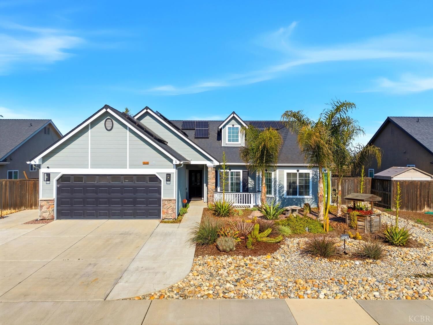 Property Photo:  1528 Castoro Way  CA 93230 