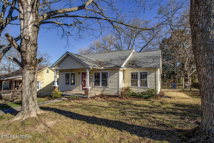 Property Photo:  905 N C Street  TN 37771 