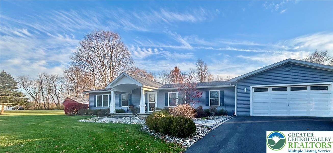 Property Photo:  1843 Mount Bethel Highway  PA 18343 