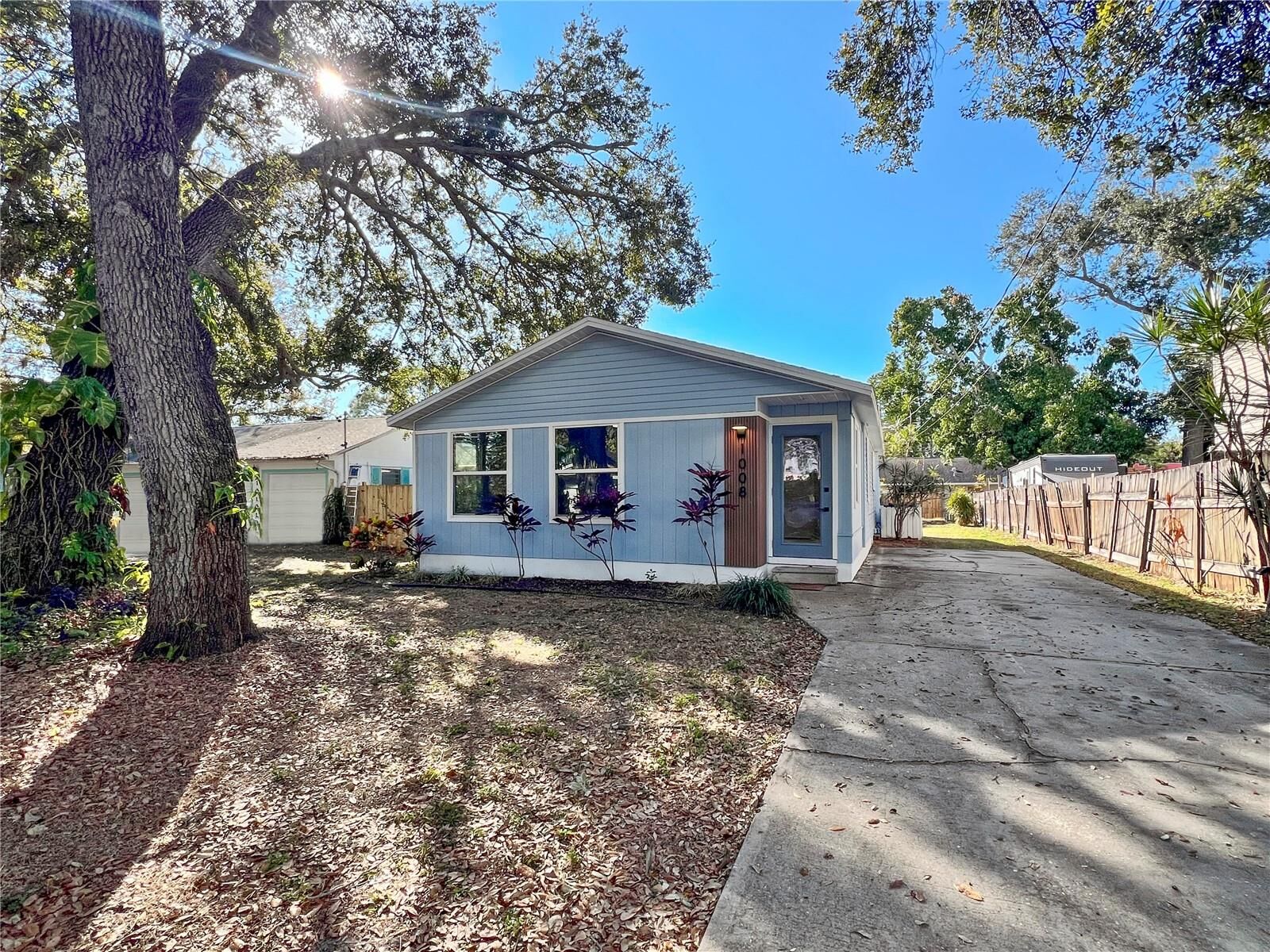 Property Photo:  1008 37th Street W  FL 34205 