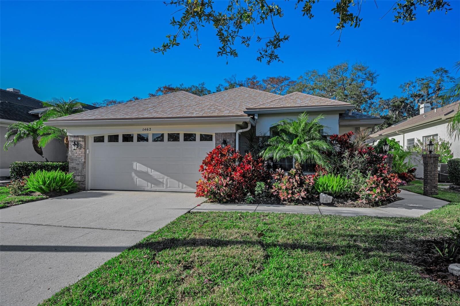 Property Photo:  1462 Woodstream Drive  FL 34677 
