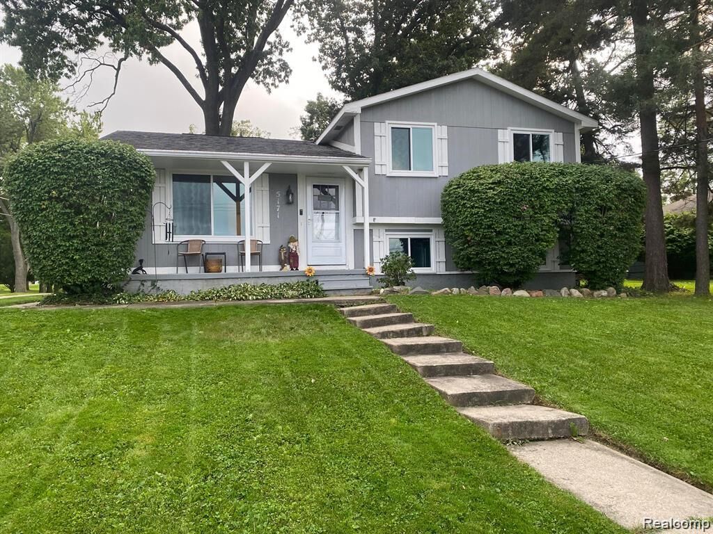 Property Photo:  5171 Durnham Drive  MI 48327 3114 