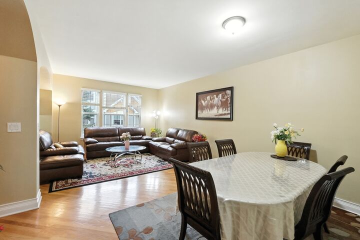 Property Photo: 1270 Georgetown Way IL 60061