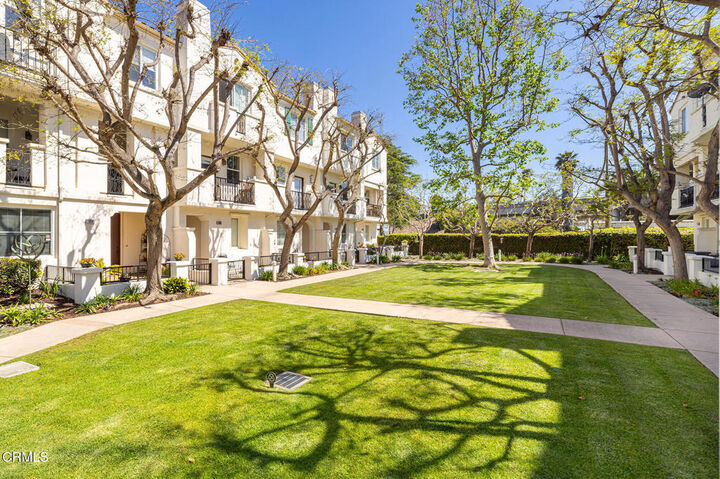 Property Photo:  148 Beach Side Court  CA 93001 