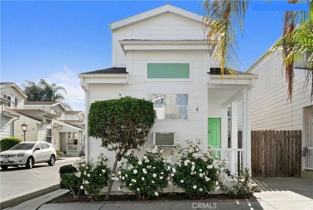 Property Photo:  9921 Flora Vista 6  CA 90706 